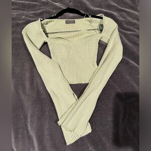Urban outfitters green sweater top 
Size small